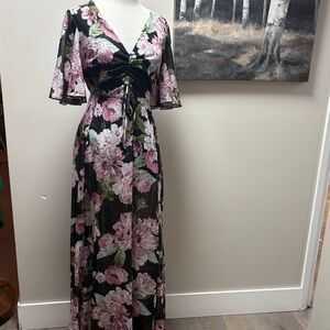 NWT Chic Floral Maxi Dress in Black and Pink with shimmer